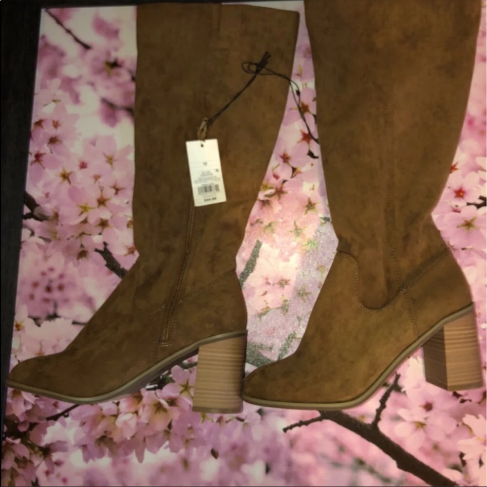 Knee high boots 👢